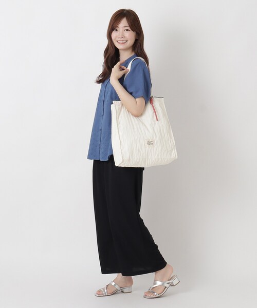 one'sterrace(ワンズテラス)の「【A4可】JOUET ジョエット チャーム付プリーツA4トート(トートバッグ・レディース・ピンク系9/アイボリー系8/ブラック系8・99)」の8枚目の写真