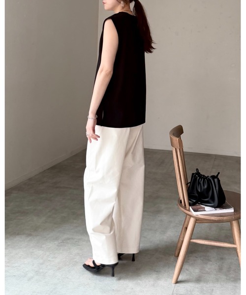 She's Closet（シーズクローゼット）の「ノースリーブ ロング丈 ポンチ 深Vネック ベスト（ベスト・レディース・ブラウン/アイボリー/ベージュ/ブラック・FREE）」の9枚目の写真