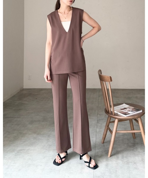 She's Closet（シーズクローゼット）の「ノースリーブ ロング丈 ポンチ 深Vネック ベスト（ベスト・レディース・ブラウン/アイボリー/ベージュ/ブラック・FREE）」の5枚目の写真