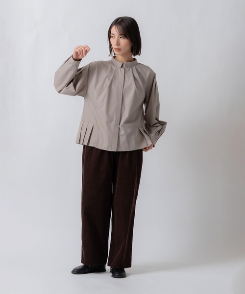 Kelen(ケレン)の「「KELEN / ケレン」サイドプリーツデザインブラウス(シャツ/ブラウス・レディース・グリーン/オフホワイト/ブラック/グレイッシュベージュ・S/M)」の11枚目の写真