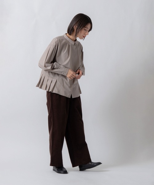 Kelen(ケレン)の「「KELEN / ケレン」サイドプリーツデザインブラウス(シャツ/ブラウス・レディース・グリーン/オフホワイト/ブラック/グレイッシュベージュ・S/M)」の14枚目の写真