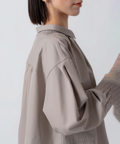 Kelen(ケレン)の「「KELEN / ケレン」サイドプリーツデザインブラウス(シャツ/ブラウス・レディース・グリーン/オフホワイト/ブラック/グレイッシュベージュ・S/M)」の15枚目の写真
