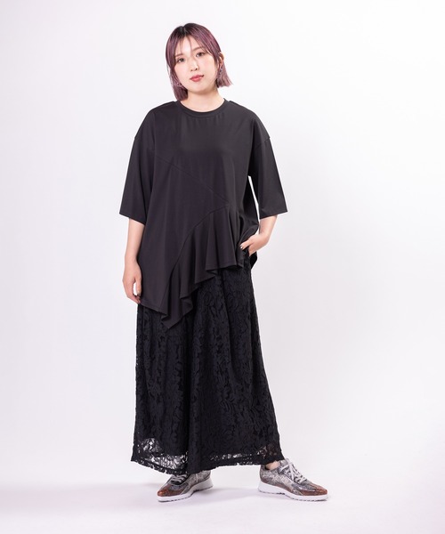 OSMOSIS(オズモーシス)の「切替イレギュラーヘムTシャツ(Tシャツ/カットソー・レディース・ブラック/ホワイト/ホワイト×ブラック・ONE SIZE)」の8枚目の写真