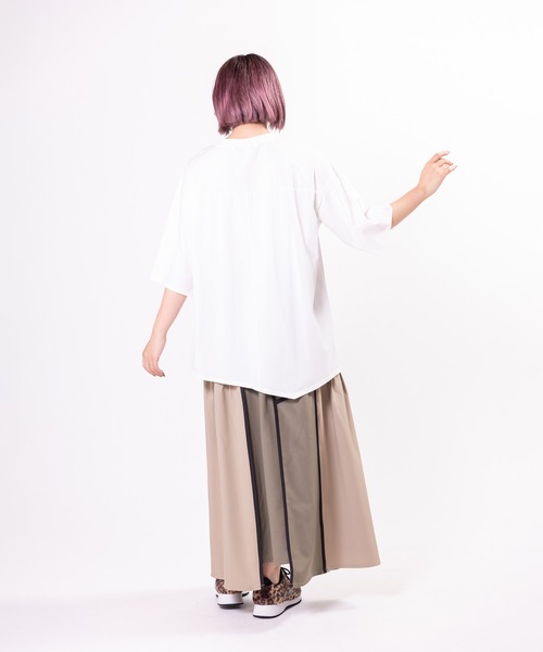 OSMOSIS(オズモーシス)の「切替イレギュラーヘムTシャツ(Tシャツ/カットソー・レディース・ブラック/ホワイト/ホワイト×ブラック・ONE SIZE)」の17枚目の写真