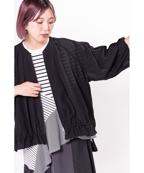 OSMOSIS(オズモーシス)の「切替イレギュラーヘムTシャツ(Tシャツ/カットソー・レディース・ブラック/ホワイト/ホワイト×ブラック・ONE SIZE)」の22枚目の写真