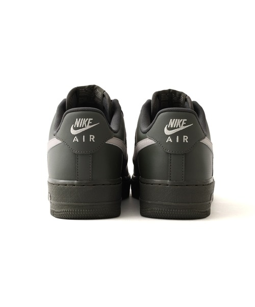 NIKE（ナイキ）の「NIKE AIR FORCE 1 '07 / ナイキ エア フォース 1 '07【SP】（スニーカー・メンズ・ダークグレー・25.5cm/26.0cm/26.5cm/27.0cm/27.5cm/28.0cm/28.5cm/29.0cm）」の3枚目の写真