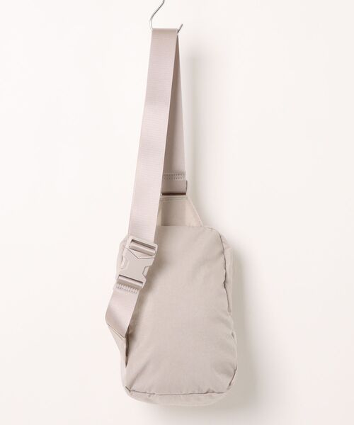 NIKE(ナイキ)の「ナイキ オーラ クロスボディバッグ (5L) / Nike Aura Crossbody Bag (5L) HF7038-236 Cream II(ボディバッグ/ウエストポーチ・メンズ・ブラウン系その他2・ONE SIZE)」の2枚目の写真