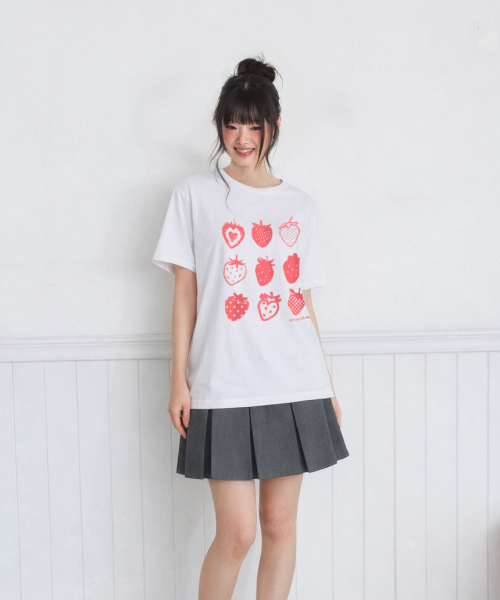 PAGESIISII（ページシシ）の「ストロベリーキューブプリンティング半袖Tシャツホワイト（Tシャツ/カットソー・レディース・その他・SMALL/MEDIUM/LARGE）」の3枚目の写真