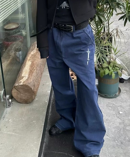 FreeZone(フリーゾーン)の「アシンメトリージップデザインワイドパンツ(チノパンツ・メンズ・ブルー・S/M/L)」の4枚目の写真