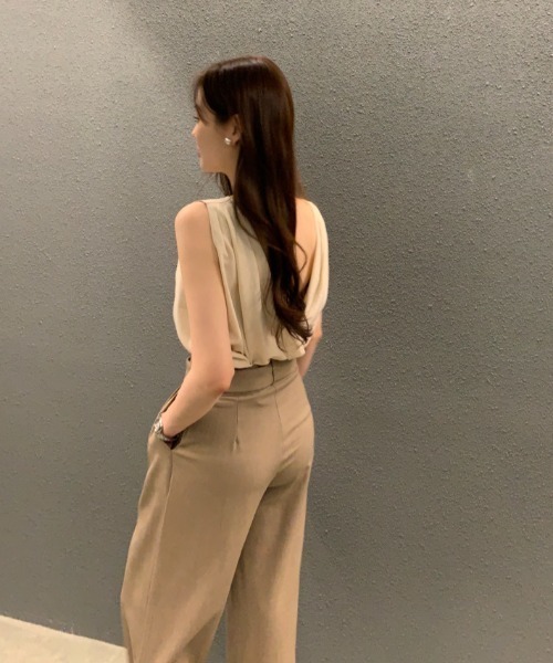 FAVORITO(ファヴォリート)の「ノースリーブトップス(シャツ/ブラウス・レディース・ホワイト/ブラック/ベージュ/カーキ/ブルー/グリーン・F)」の19枚目の写真