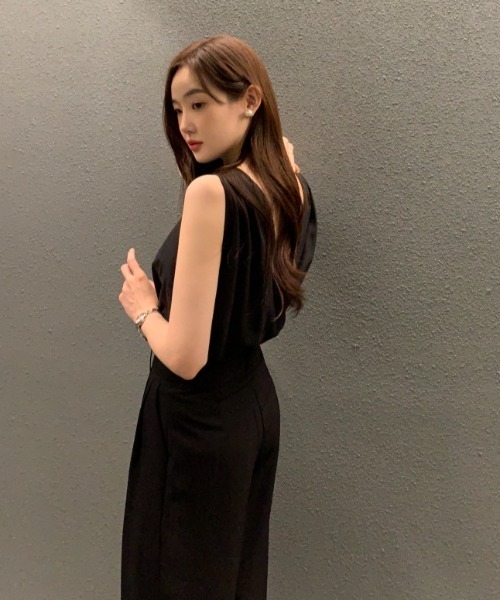 FAVORITO(ファヴォリート)の「ノースリーブトップス(シャツ/ブラウス・レディース・ホワイト/ブラック/ベージュ/カーキ/ブルー/グリーン・F)」の16枚目の写真