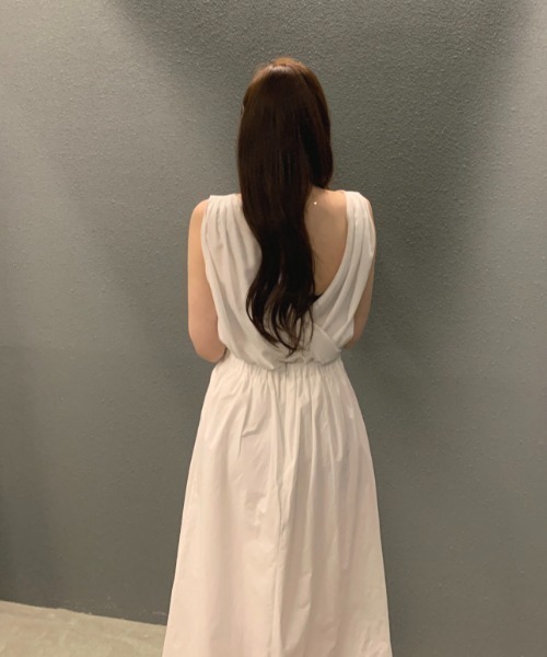 FAVORITO(ファヴォリート)の「ノースリーブトップス(シャツ/ブラウス・レディース・ホワイト/ブラック/ベージュ/カーキ/ブルー/グリーン・F)」の10枚目の写真