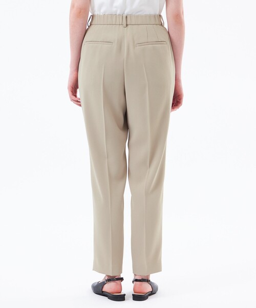 MACKINTOSH PHILOSOPHY(マッキントッシュ フィロソフィー)の「バックサテンテーパードパンツ(その他パンツ・レディース・ベージュ系その他/ダークネイビー/ブラウン系その他4・38/36)」の5枚目の写真