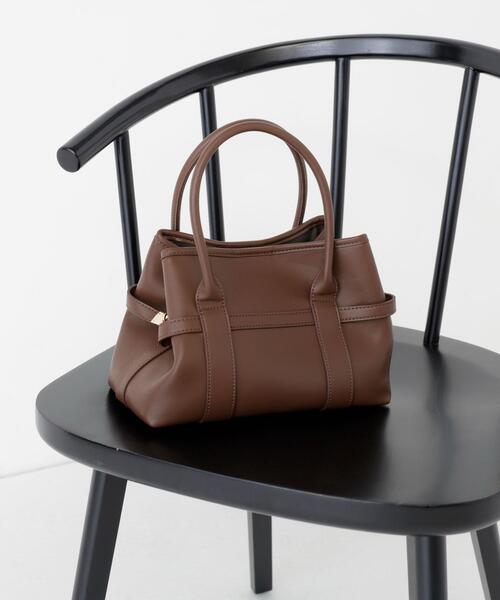 NATURAL BEAUTY BASIC（ナチュラルビューティーベーシック）の「クロスベルトミディトート（トートバッグ・レディース・ブラック/レッド/ブラウン・-）」の3枚目の写真