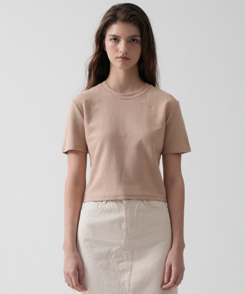 VLETI(ブレッティ)の「Logo Needlework Slim Crop T-shirt (Beige)(Tシャツ/カットソー・レディース・ベージュ・FREE)」の2枚目の写真