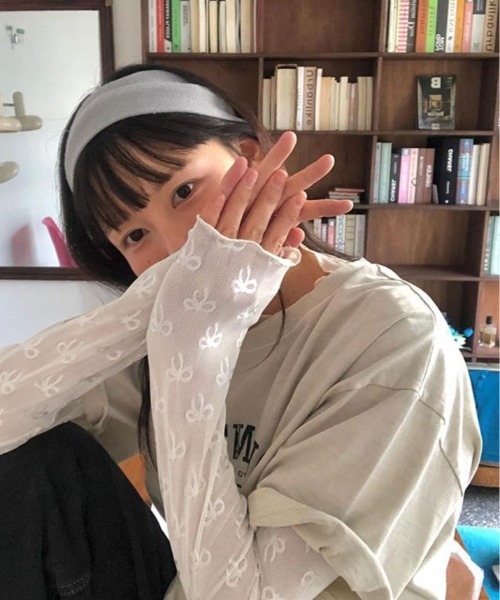kirakiraShop(キラキラショップ)の「リボン柄 シアー トップス(Tシャツ/カットソー・レディース・ホワイト/ブラック・FREE)」の1枚目の写真