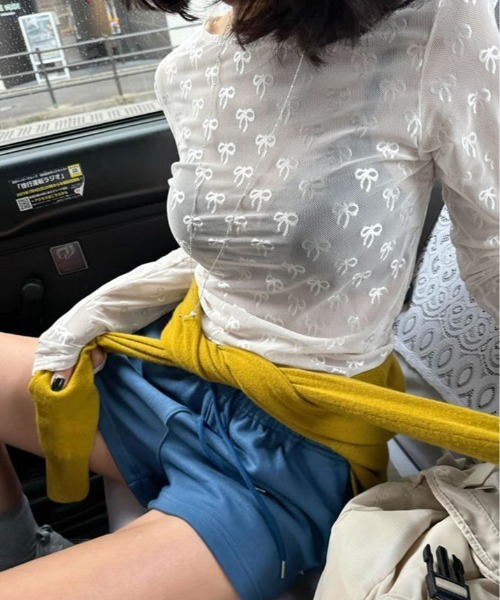 kirakiraShop(キラキラショップ)の「リボン柄 シアー トップス(Tシャツ/カットソー・レディース・ホワイト/ブラック・FREE)」の4枚目の写真