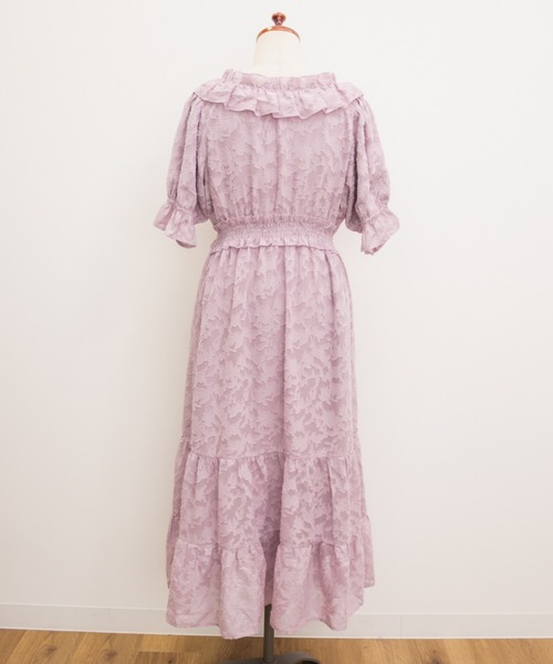CLETTE(クレット)の「フラワージャガードシャーリングワンピース(ワンピース・レディース・ネイビー/ブラック/ラベンダー・LL/3L/4L)」の11枚目の写真