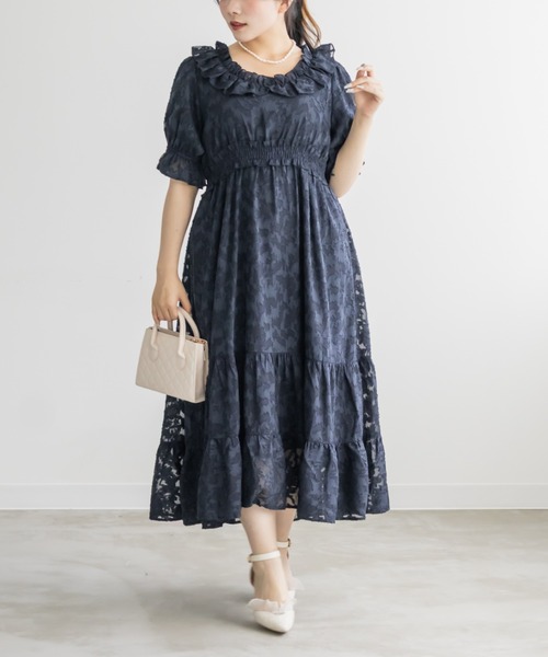 CLETTE(クレット)の「フラワージャガードシャーリングワンピース(ワンピース・レディース・ネイビー/ブラック/ラベンダー・LL/3L/4L)」の4枚目の写真