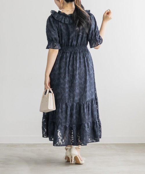 CLETTE(クレット)の「フラワージャガードシャーリングワンピース(ワンピース・レディース・ネイビー/ブラック/ラベンダー・LL/3L/4L)」の5枚目の写真
