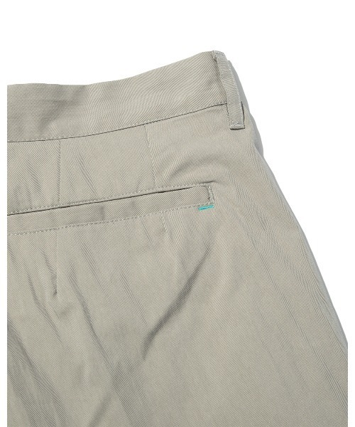 MOMENTUM(モメンタム)の「【L'eau bleue】C/N LIGHT TWILL WIDE SHORTS(その他パンツ・メンズ・ベージュ/ブルーグレー・LARGE/MEDIUM)」の12枚目の写真
