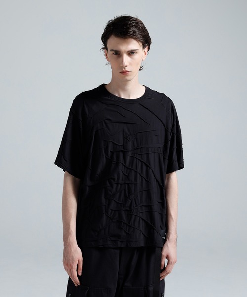 Y-3(ワイスリー)の「Y-3 PLEATED SHORT SLEEVE TEE(Tシャツ/カットソー・メンズ・ブラック・LARGE/X-LARGE/XX-LARGE/X-SMALL/SMALL/MEDIUM)」の1枚目の写真