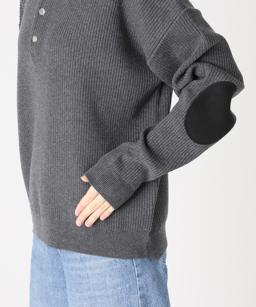 NOCTO ARCHIVE(ノクトアーカイブ)の「NOCTO ARCHIVE/ノクト アーカイブ Elbow Patch Henley Neck Knit(ニット/セーター・メンズ・チャコールグレー/ブラック・MEDIUM/LARGE)」の8枚目の写真