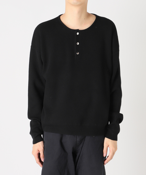 NOCTO ARCHIVE(ノクトアーカイブ)の「NOCTO ARCHIVE/ノクト アーカイブ Elbow Patch Henley Neck Knit(ニット/セーター・メンズ・チャコールグレー/ブラック・MEDIUM/LARGE)」の14枚目の写真