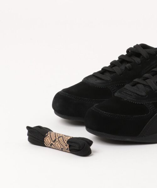 emmi（エミ）の「【PUMA】Bella Mina Suede Wns（スニーカー・レディース・ブラック・23/24/25/24.5/23.5）」の4枚目の写真