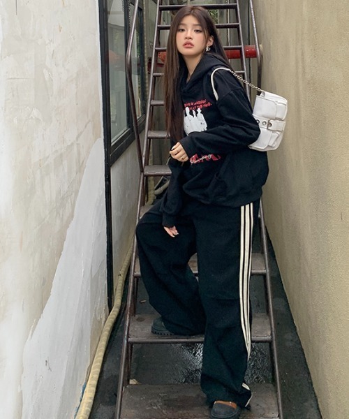 Aelina（エリナ）の「プリントフード付きスウェット（パーカー・レディース・ブラック・FREE）」の15枚目の写真
