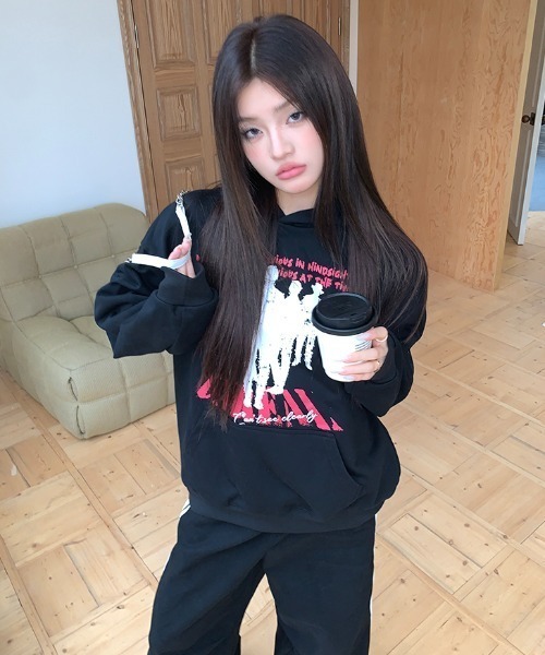 Aelina（エリナ）の「プリントフード付きスウェット（パーカー・レディース・ブラック・FREE）」の16枚目の写真