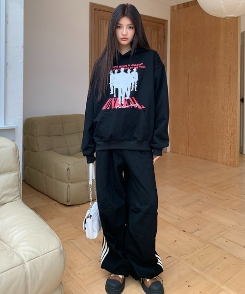 Aelina（エリナ）の「プリントフード付きスウェット（パーカー・レディース・ブラック・FREE）」の17枚目の写真