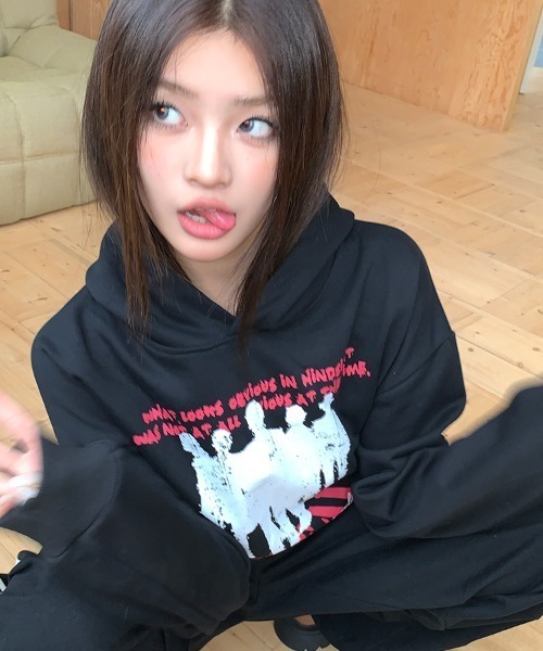 Aelina（エリナ）の「プリントフード付きスウェット（パーカー・レディース・ブラック・FREE）」の18枚目の写真