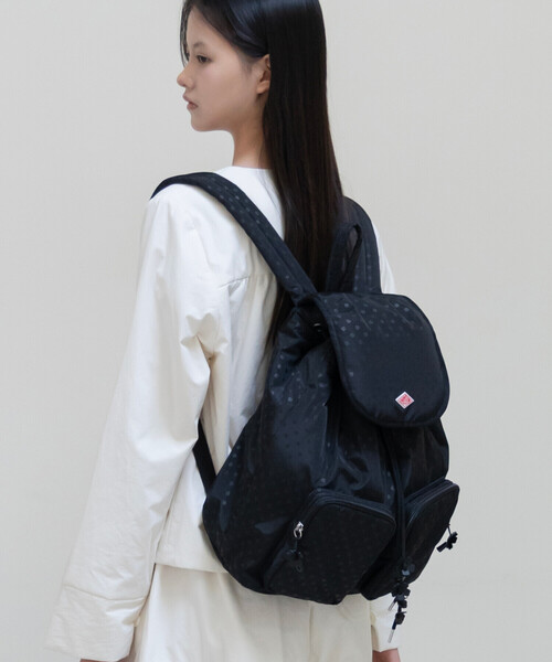 DANTON(ダントン)の「DANTON × eunoia - Padding Bag(バックパック/リュック・レディース・ブラック・-)」の2枚目の写真
