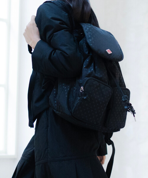 DANTON(ダントン)の「DANTON × eunoia - Padding Bag(バックパック/リュック・レディース・ブラック・-)」の6枚目の写真