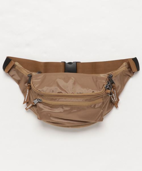 INDISPENSABLE （インディスペンサブル）の「INDISPENSABLE　WAIST BAG ATTACH（ボディバッグ/ウエストポーチ・メンズ・ブラック/ベージュ/ネイビー/カーキ/ダークグレー・FREE）」の4枚目の写真
