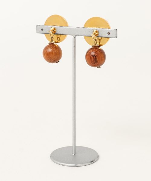 tone（トーン）の「【Naora】vintage wood ピアス（ピアス（両耳用）・レディース・ゴールド・FREE）」の2枚目の写真