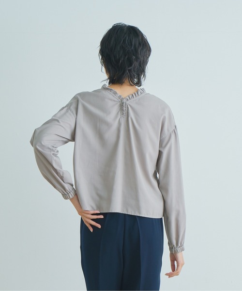 WHYTO.（ホワイト）の「「WHYTO / ホワイト」前後2WAYフリル襟オケージョンブラウス（シャツ/ブラウス・レディース・ホワイト/ブラック/キャメル/グレイッシュベージュ・38/36）」の5枚目の写真