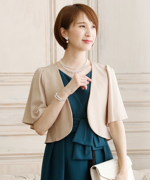 PourVous(プールヴー)の「フレア スリーブ ボレロ 結婚式対応 オケージョン (ノーカラージャケット・レディース・ブラック/ベージュ/グレー・M)」の10枚目の写真