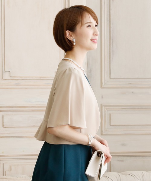 PourVous(プールヴー)の「フレア スリーブ ボレロ 結婚式対応 オケージョン (ノーカラージャケット・レディース・ブラック/ベージュ/グレー・M)」の21枚目の写真
