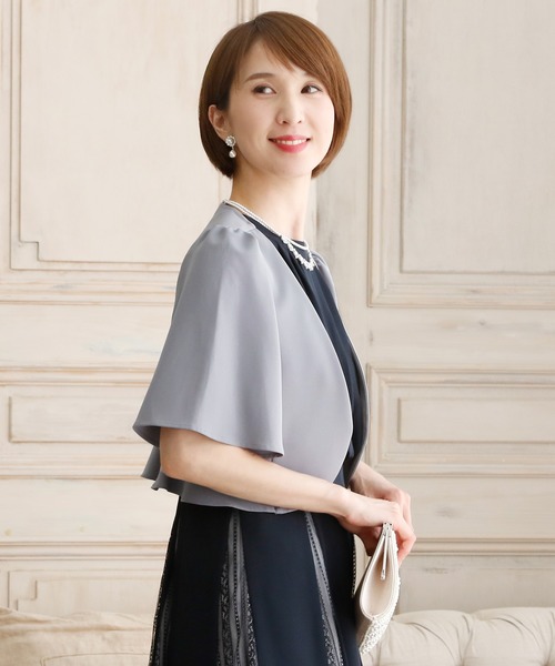 PourVous(プールヴー)の「フレア スリーブ ボレロ 結婚式対応 オケージョン (ノーカラージャケット・レディース・ブラック/ベージュ/グレー・M)」の11枚目の写真