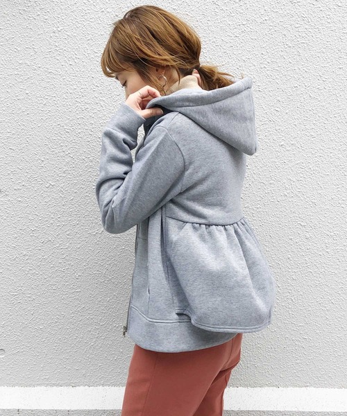 PICCIN(ピッチン)の「バックフリル裏起毛フーディー(パーカー・レディース・ブラック/グレー・MEDIUM/LARGE)」の15枚目の写真