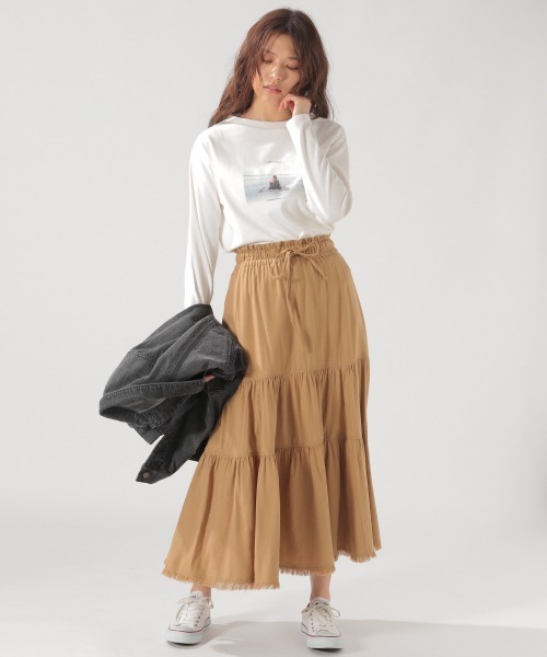 BAYFLOW(ベイフロー)の「ティアードフリンジスカート(スカート・レディース・ベージュ/カーキ・SMALL/MEDIUM)」の3枚目の写真
