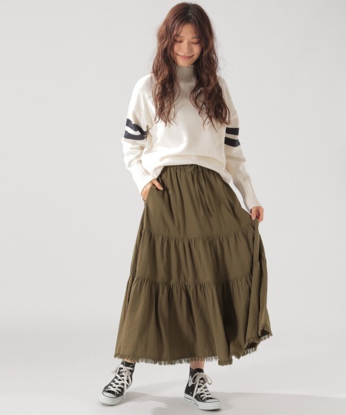BAYFLOW(ベイフロー)の「ティアードフリンジスカート(スカート・レディース・ベージュ/カーキ・SMALL/MEDIUM)」の4枚目の写真