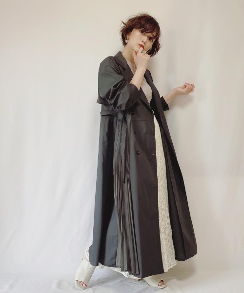 yukichi.（ユキチ）の「accordion trench one-piece coat【yukichi.】（トレンチコート・レディース・チャコールグレー/オリーブ・FREE）」の12枚目の写真