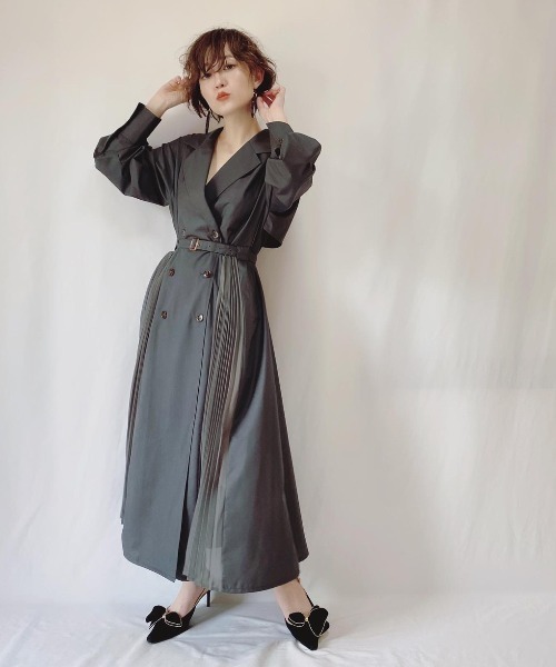 yukichi.（ユキチ）の「accordion trench one-piece coat【yukichi.】（トレンチコート・レディース・チャコールグレー/オリーブ・FREE）」の3枚目の写真