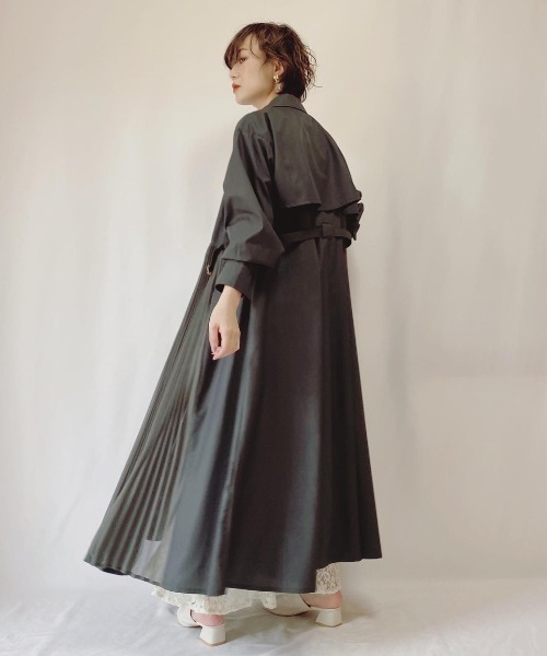 yukichi.（ユキチ）の「accordion trench one-piece coat【yukichi.】（トレンチコート・レディース・チャコールグレー/オリーブ・FREE）」の7枚目の写真
