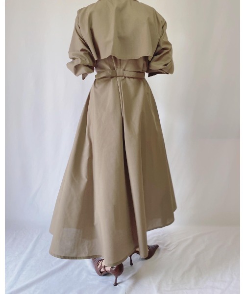yukichi.（ユキチ）の「accordion trench one-piece coat【yukichi.】（トレンチコート・レディース・チャコールグレー/オリーブ・FREE）」の8枚目の写真