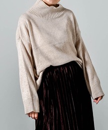 ハイネックボリュームニットプルオーバー