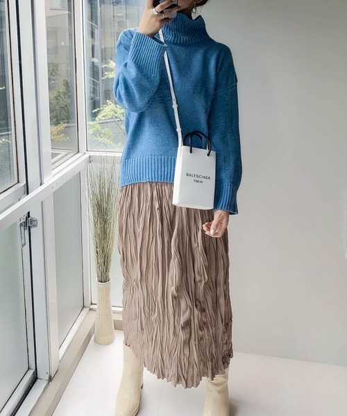 muure（ミュール）の「ハイネックボリュームニットプルオーバー（ニット/セーター・レディース・ブラウン/ベージュ/ブラック/ブルー・FREE）」の5枚目の写真